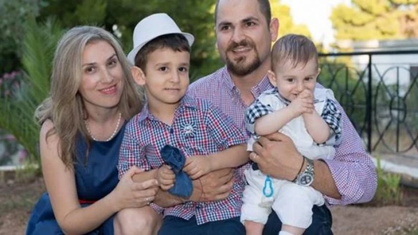 Κηδεύεται η οικογένεια του σεφ Κοκκινίδη που χάθηκε στην πυρκαγιά στο Μάτι